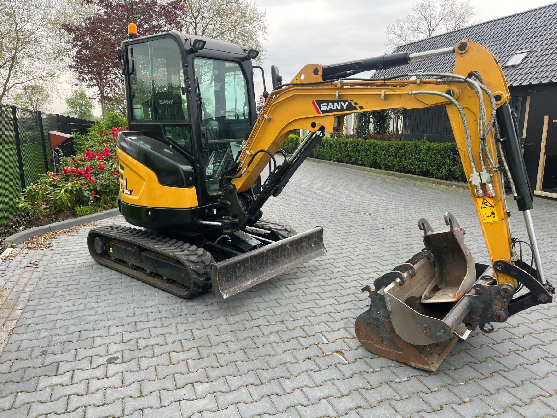 Încărcare cu mini excavator